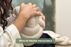 Persona con malestar emocional antes de iniciar uno de los tipos de terapia psicologica